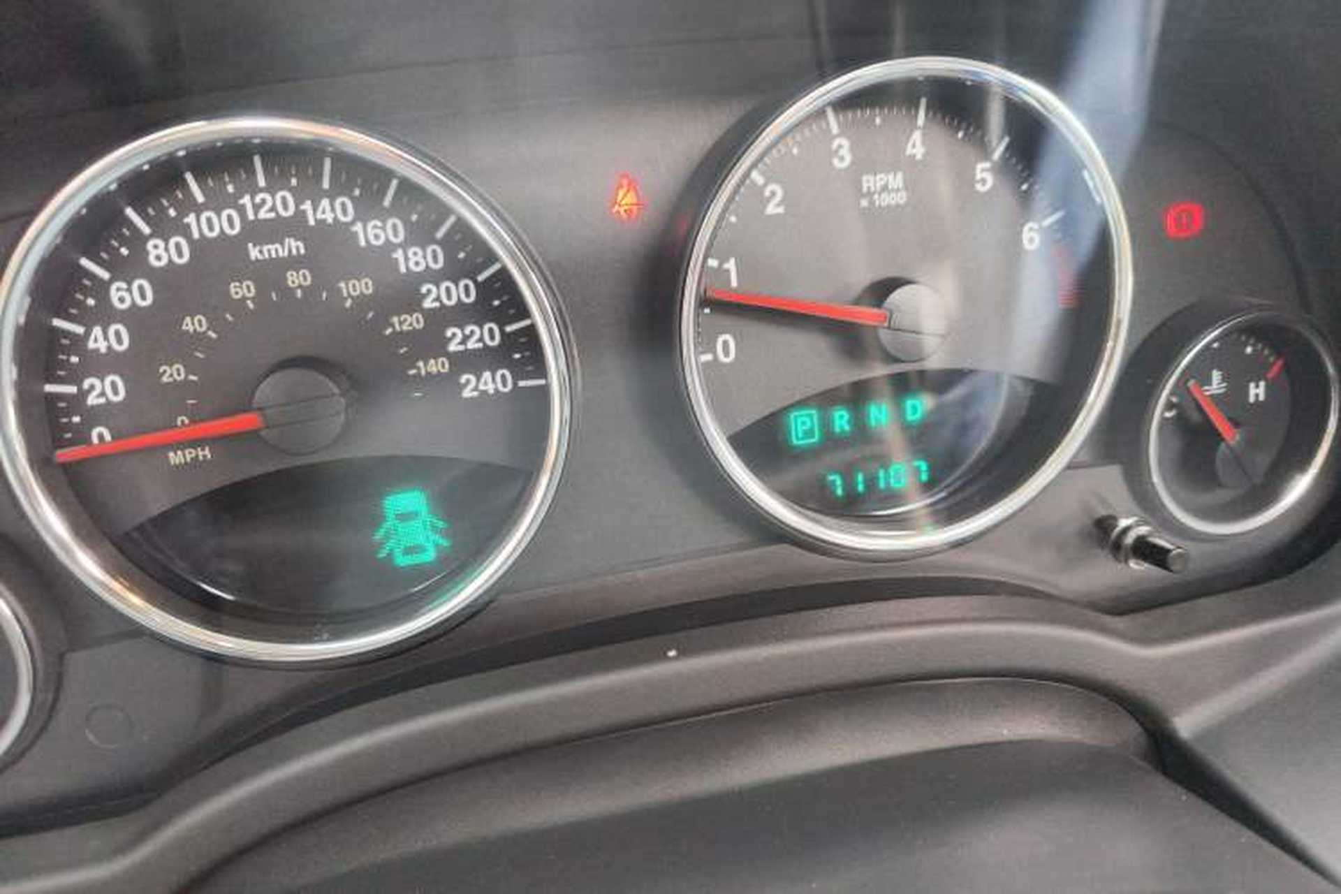 Used Jeep Compass 2013 2.0L two-wheel drive luxury version Odometer Close Up