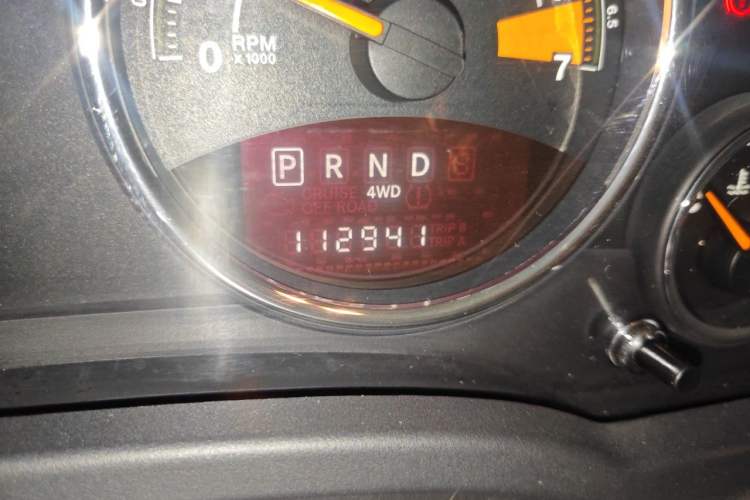 Used Jeep Compass 2013 2.4L four-wheel drive luxury version Odometer Close Up