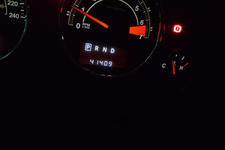 Used Jeep Compass 2013 2.4L Four-wheel Drive Black Edition with Navigation Odometer Close Up