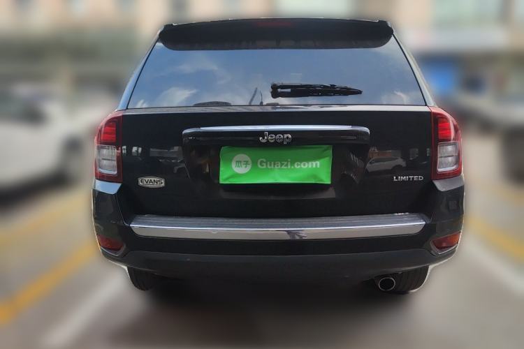 Used Jeep Compass 2013 2.4L four-wheel drive urban version Rear