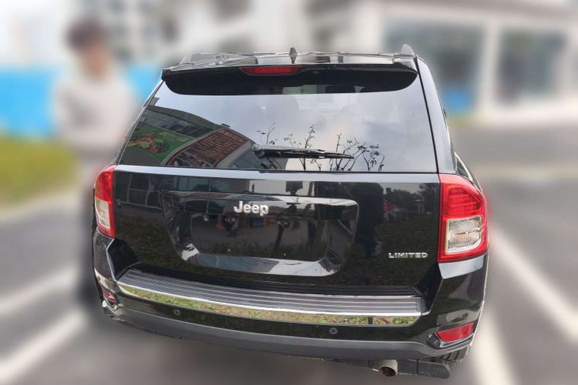 Used Jeep Compass 2013 2.0L two-wheel drive luxury version Rear