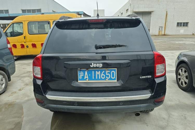 Used Jeep Compass 2013 2.4L four-wheel drive urban version Rear