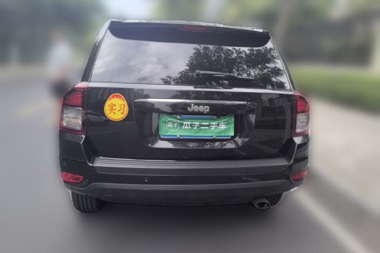 Used Jeep Compass 2013 2.4L four-wheel-drive sport version Rear