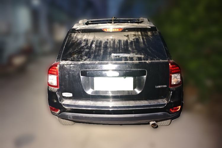 Used Jeep Compass 2013 2.0L two-wheel drive luxury version Rear