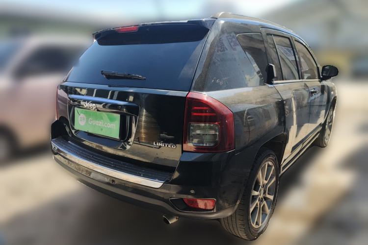 Used Jeep Compass 2013 2.4L four-wheel drive luxury version Rear Right 45 Deg