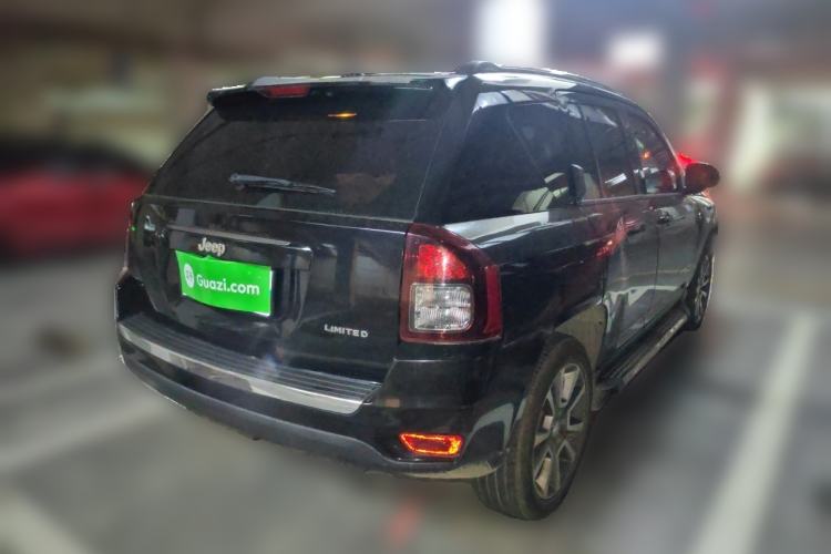 Used Jeep Compass 2013 2.4L four-wheel drive luxury version Rear Right 45 Deg