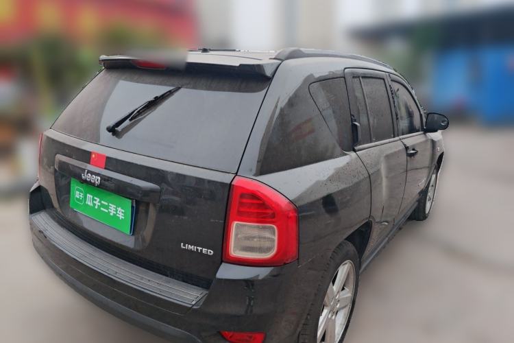 Used Jeep Compass 2013 2.0L two-wheel drive luxury version Rear Right 45 Deg