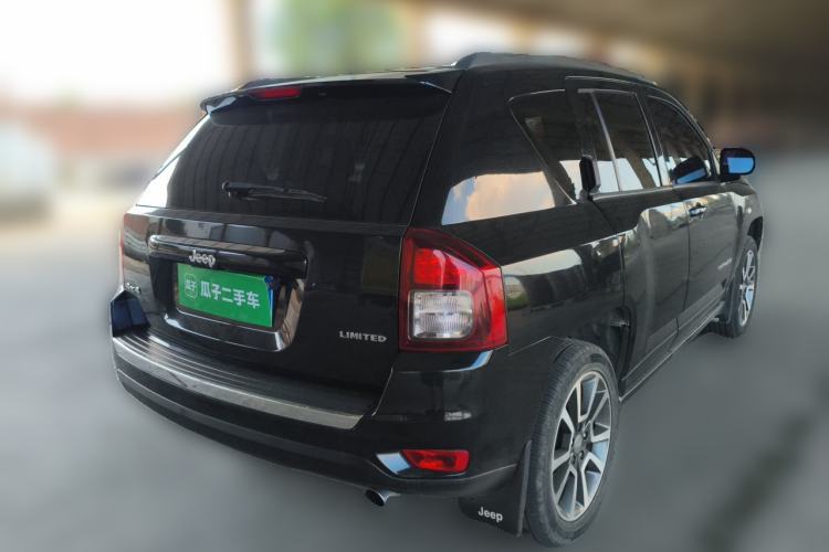 Used Jeep Compass 2013 2.4L four-wheel drive luxury version Rear Right 45 Deg