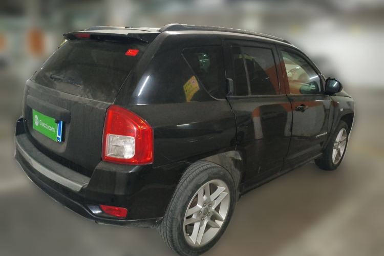 Used Jeep Compass 2013 2.0L two-wheel drive luxury version Rear Right 45 Deg