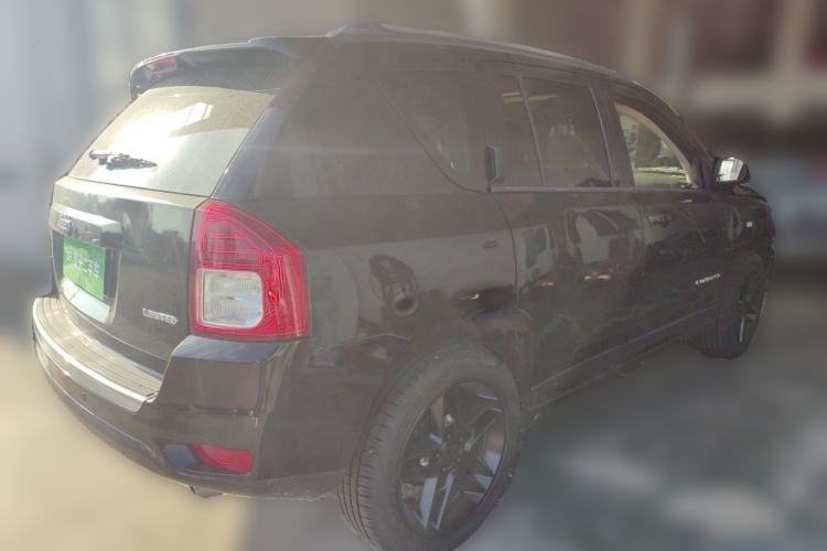 Used Jeep Compass 2013 2.4L four-wheel drive luxury version Rear Right 45 Deg