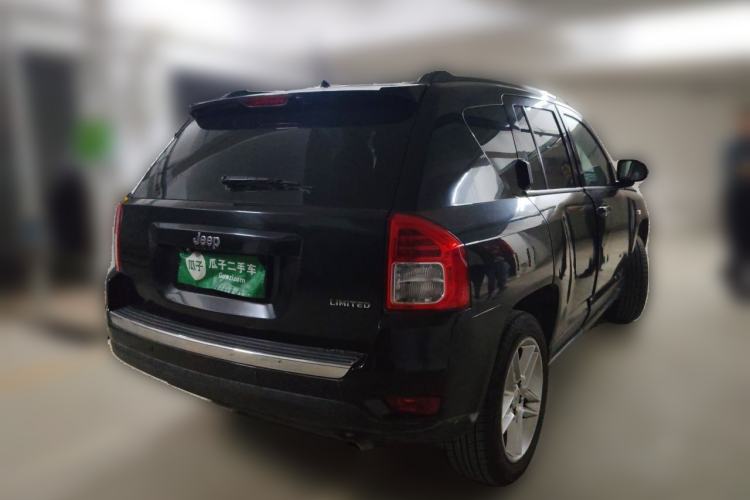 Used Jeep Compass 2013 2.0L two-wheel drive luxury version Rear Right 45 Deg