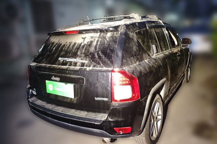 Used Jeep Compass 2013 2.0L two-wheel drive luxury version Rear Right 45 Deg