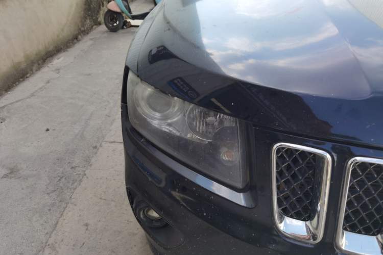 Used Jeep Compass 2013 2.0L two-wheel drive sport version Right Front Headlight