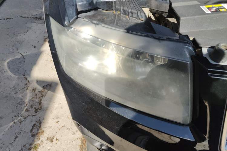 Used Jeep Compass 2013 2.4L four-wheel drive luxury version Right Front Headlight