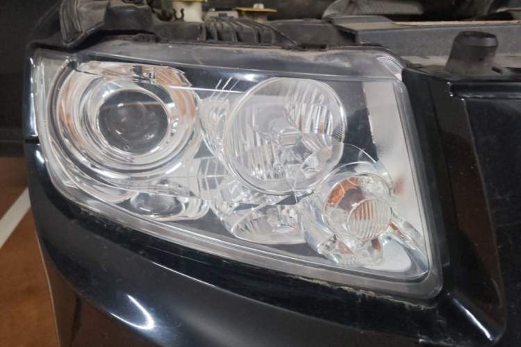 Used Jeep Compass 2013 2.0L two-wheel drive luxury version Right Front Headlight