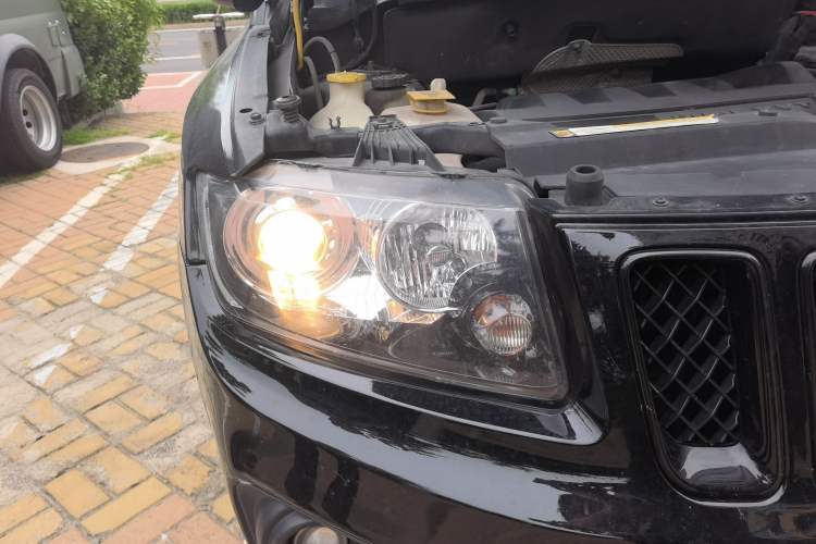 Used Jeep Compass 2013 2.4L Four-wheel Drive Black Edition with Navigation Right Front Headlight
