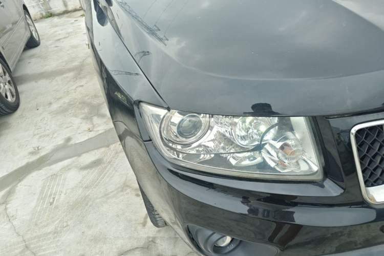 Used Jeep Compass 2013 2.4L four-wheel drive urban version Right Front Headlight