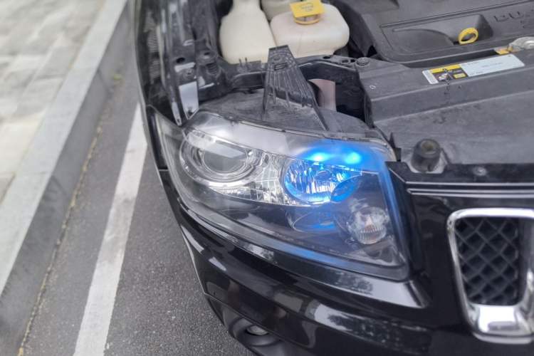 Used Jeep Compass 2013 2.4L four-wheel-drive sport version Right Front Headlight