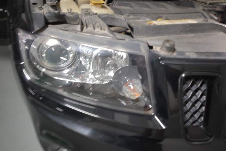 Used Jeep Compass 2013 2.0L two-wheel drive luxury version Right Front Headlight