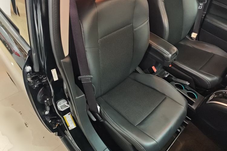 Used Jeep Compass 2013 2.4L four-wheel-drive sport version Right Front Seat