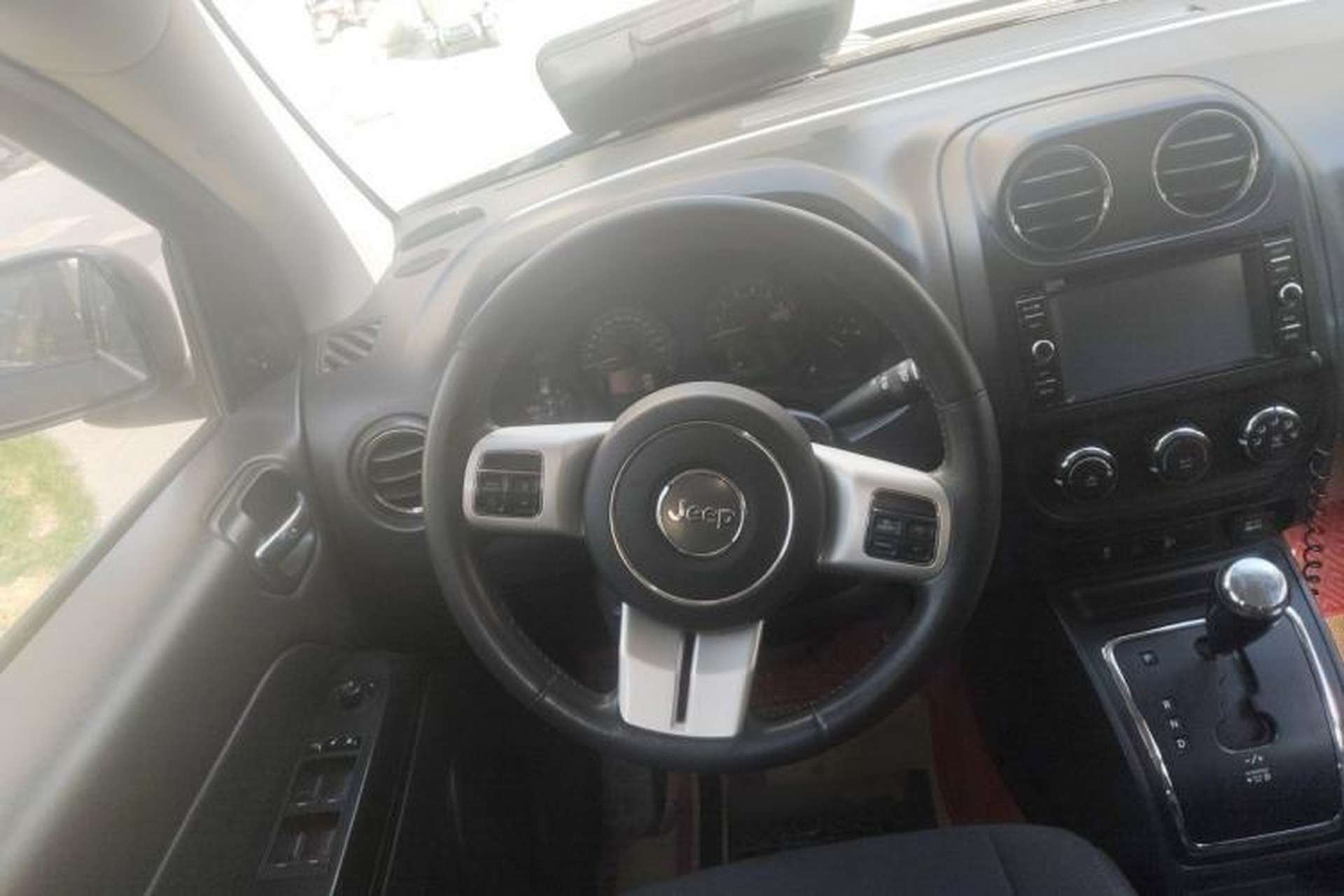 Used Jeep Compass 2013 2.4L four-wheel-drive sport version Steering Wheel