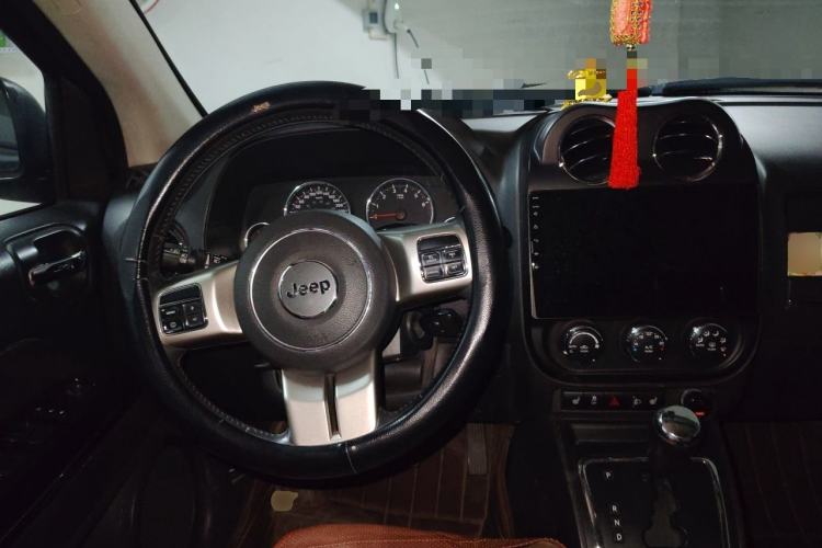 Used Jeep Compass 2013 2.0L two-wheel drive luxury version Steering Wheel