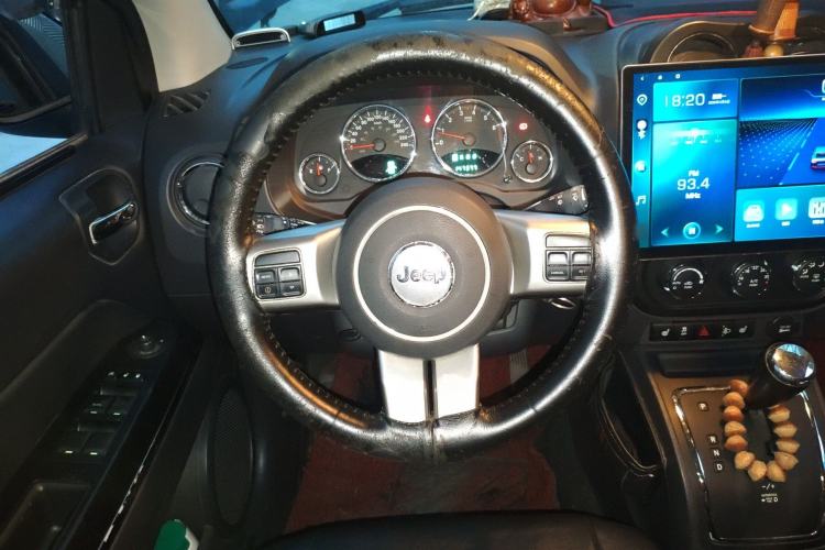 Used Jeep Compass 2013 2.0L two-wheel drive luxury version Steering Wheel