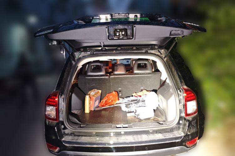 Used Jeep Compass 2013 2.0L two-wheel drive luxury version Trunk