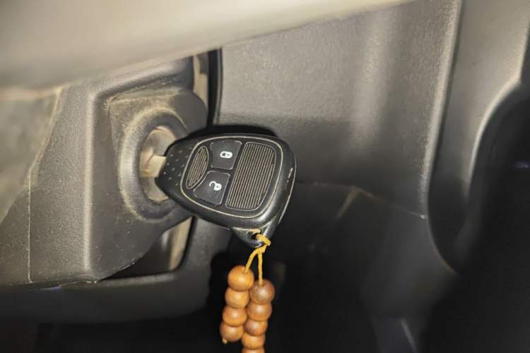 Used Jeep Compass 2013 2.0L two-wheel drive sport version Vehicle Key