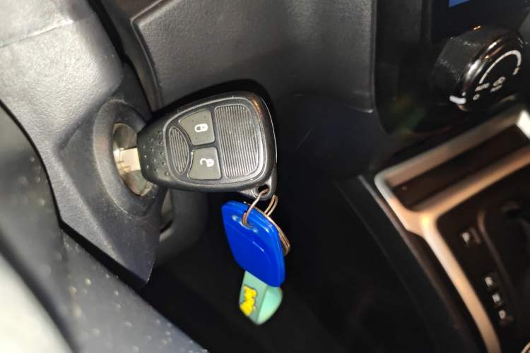 Used Jeep Compass 2013 2.4L four-wheel drive luxury version Vehicle Key