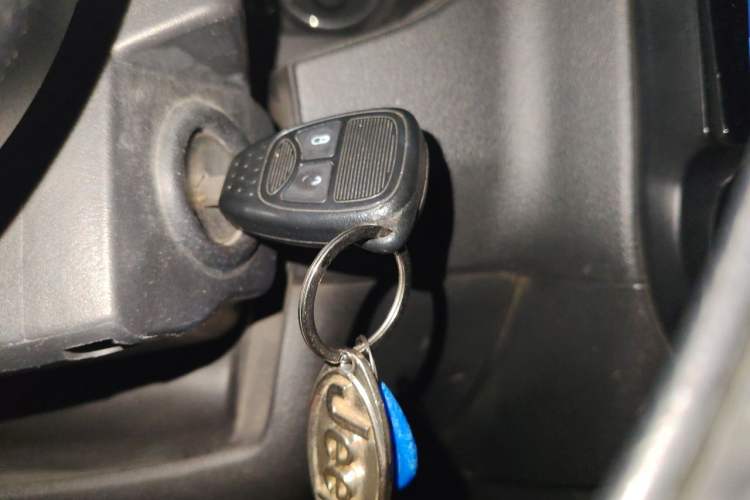 Used Jeep Compass 2013 2.0L two-wheel drive luxury version Vehicle Key