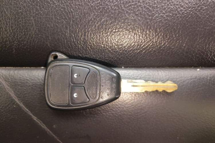 Used Jeep Compass 2013 2.4L four-wheel drive luxury version Vehicle Key