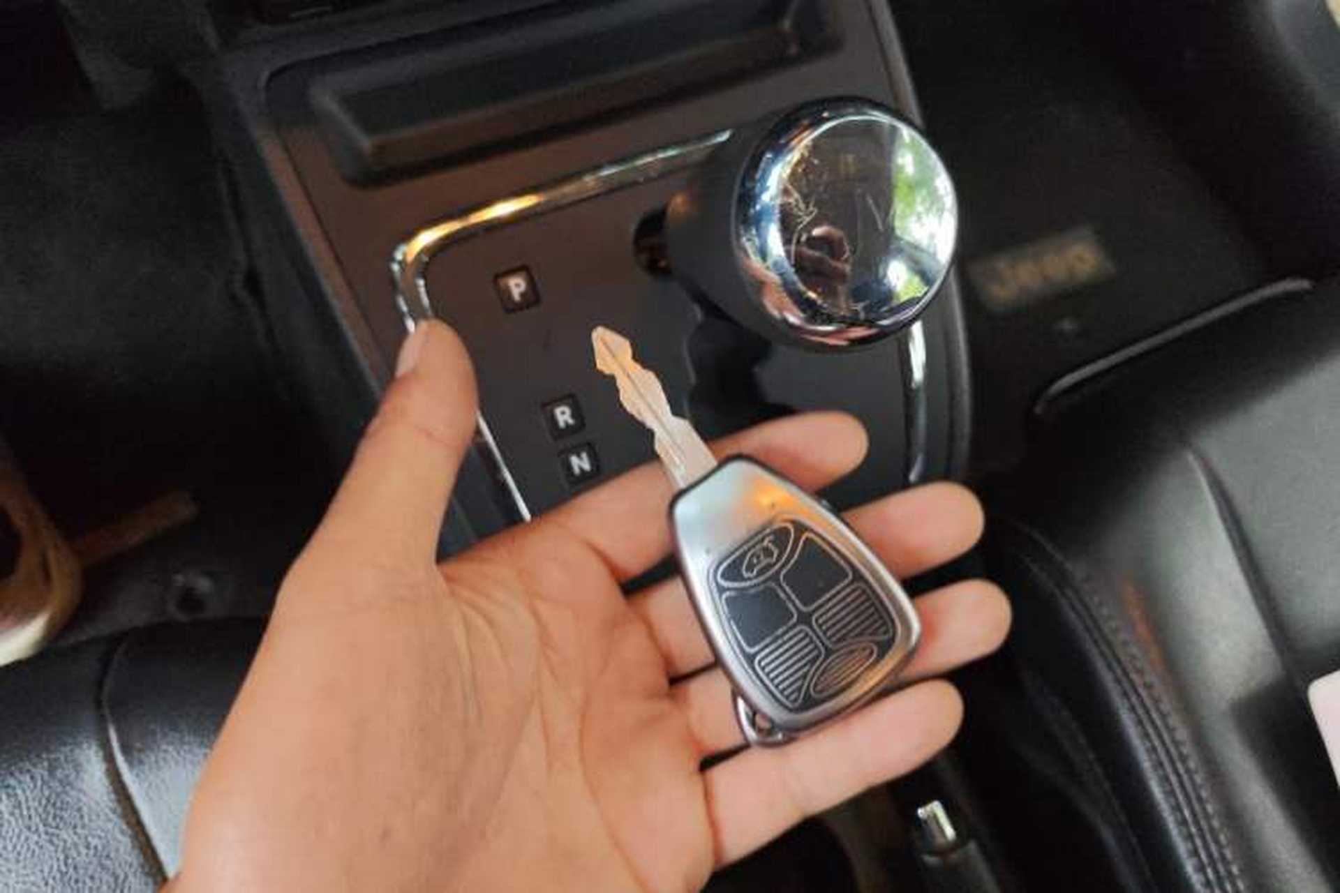 Used Jeep Compass 2013 2.4L Four-wheel Drive Black Edition with Navigation Vehicle Key