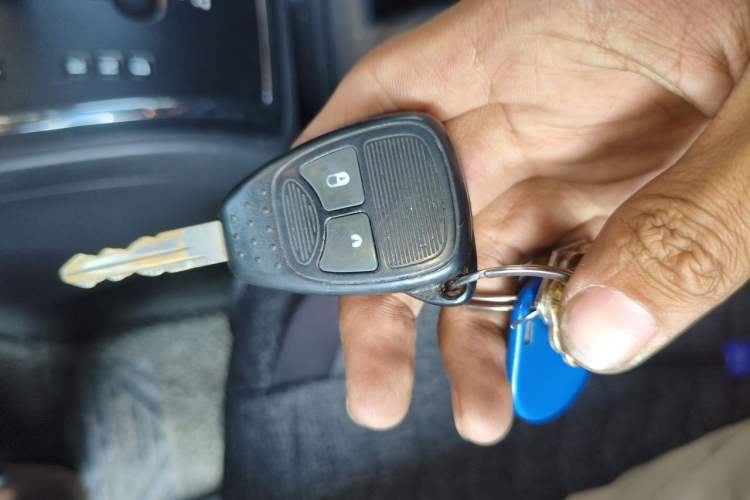 Used Jeep Compass 2013 2.4L four-wheel-drive sport version Vehicle Key