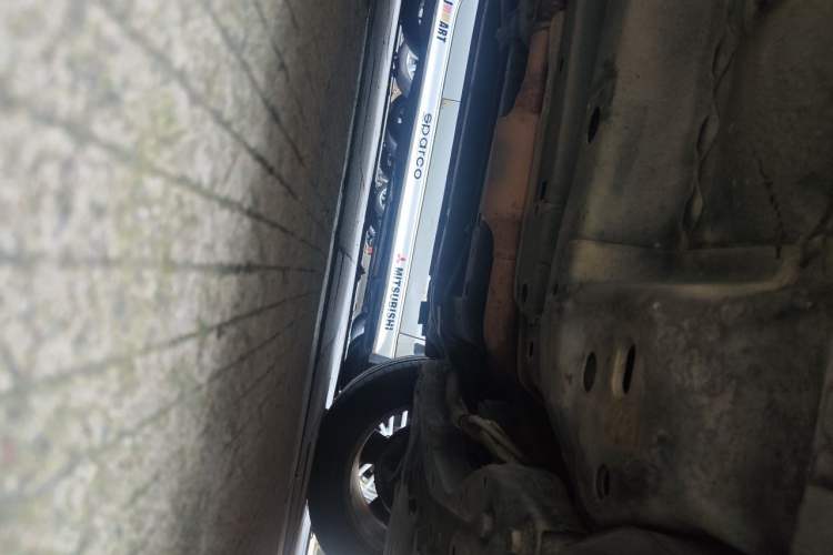 Used Jeep Compass 2013 2.4L four-wheel-drive sport version Chassis Front Right