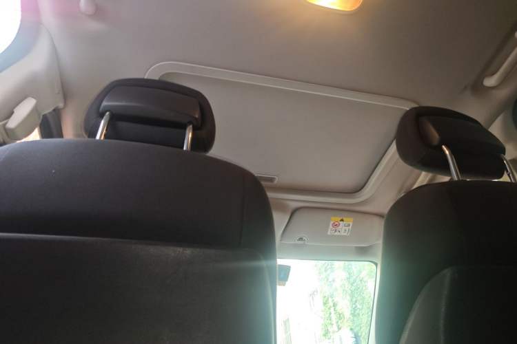Used Jeep Compass 2013 2.4L four-wheel-drive sport version Headliner