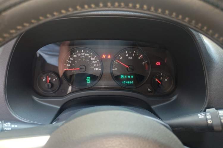 Used Jeep Compass 2013 2.4L four-wheel-drive sport version Instrument Cluster
