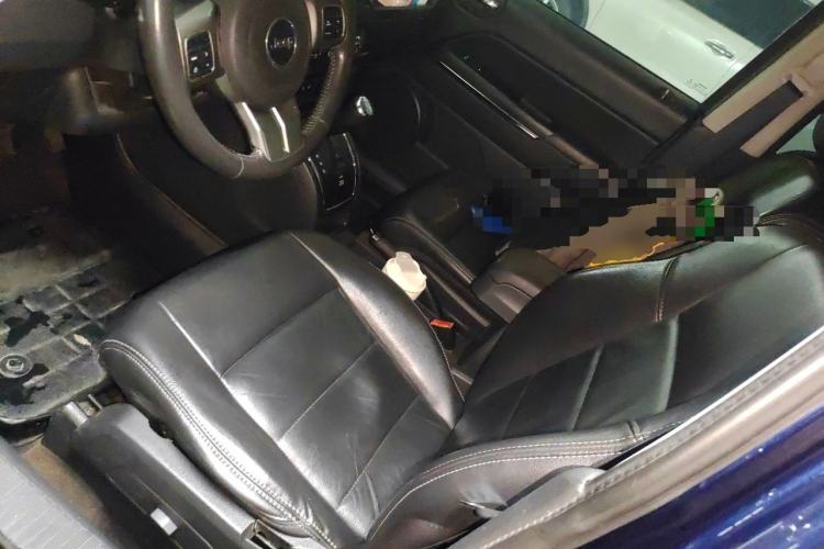 Used Jeep Compass 2013 2.4L four-wheel drive luxury version Left Front Seat