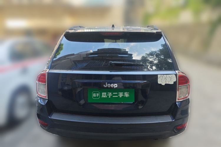 Used Jeep Compass 2013 2.4L four-wheel-drive sport version Rear