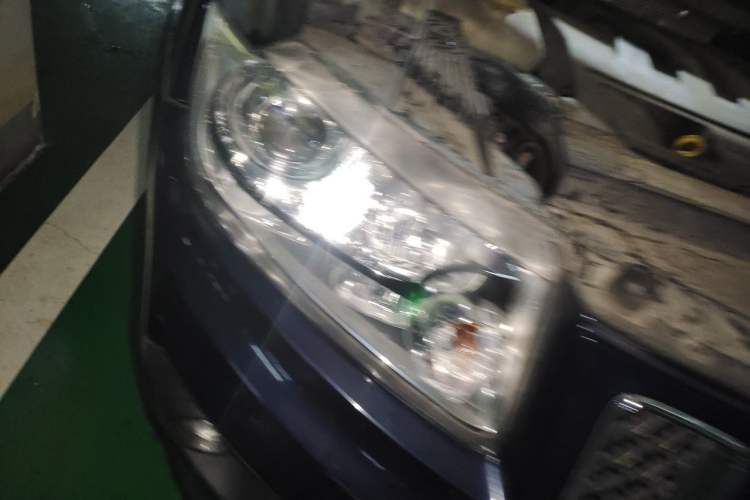 Used Jeep Compass 2013 2.4L four-wheel drive luxury version Right Front Headlight