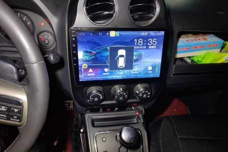 Used Jeep Compass 2013 2.4L four-wheel-drive sport version Audio And AC Panel