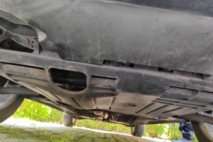 Used Jeep Compass 2013 2.4L four-wheel-drive sport version Chassis Front