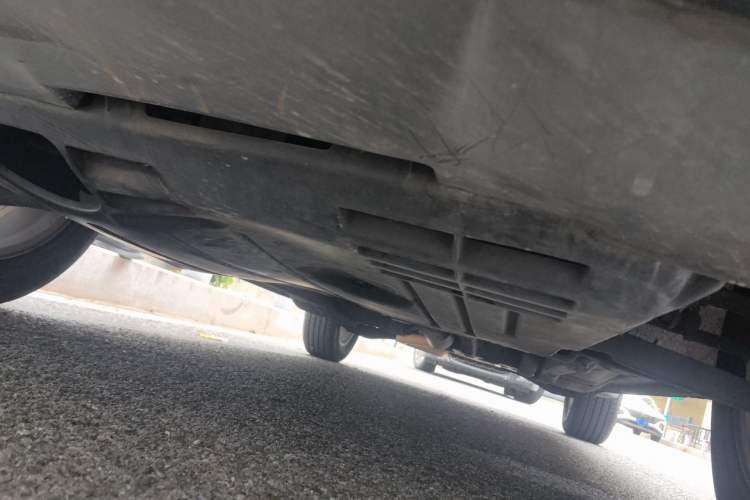 Used Jeep Compass 2013 2.0L two-wheel drive sport version Chassis Front