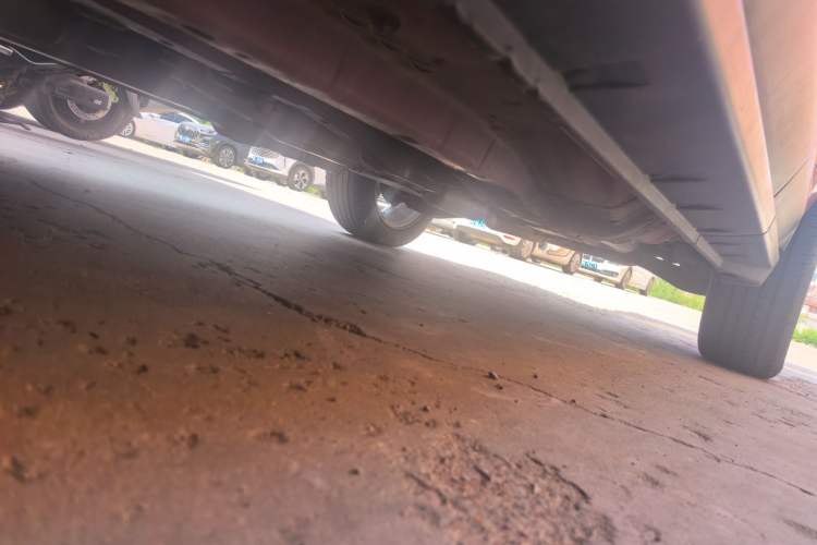 Used Jeep Compass 2013 2.4L four-wheel drive luxury version Chassis Front Left