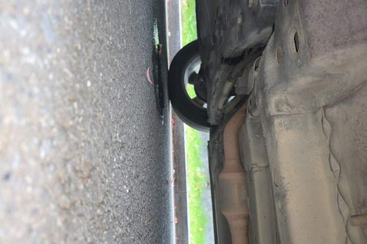 Used Jeep Compass 2013 2.4L four-wheel-drive sport version Chassis Front Left