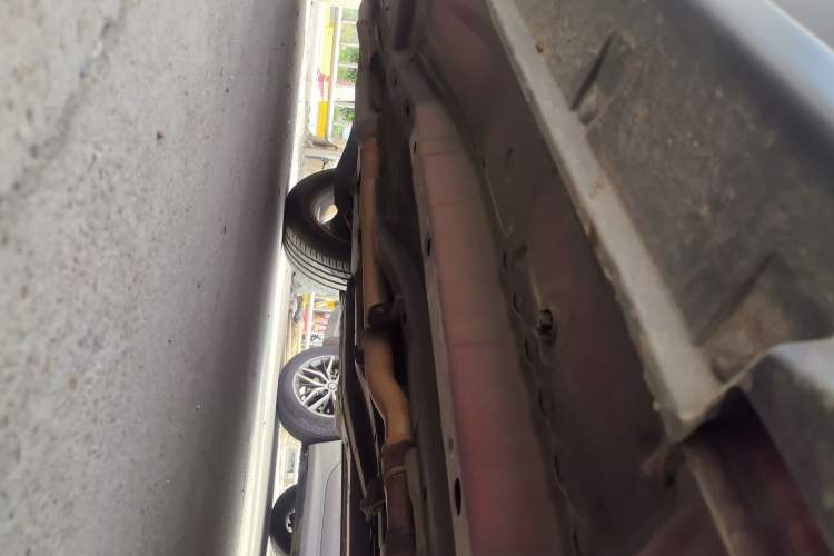 Used Jeep Compass 2013 2.4L four-wheel drive urban version Chassis Front Right