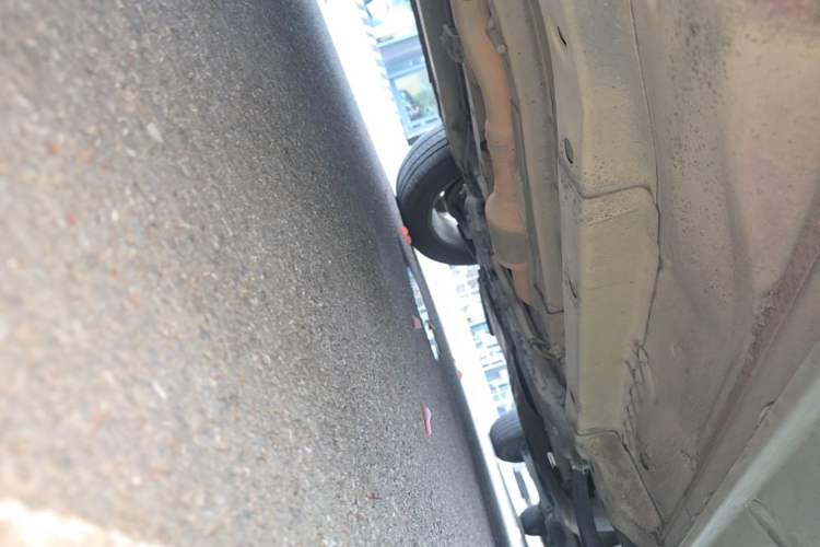 Used Jeep Compass 2013 2.4L four-wheel-drive sport version Chassis Front Right