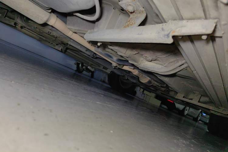 Used Jeep Compass 2013 2.4L four-wheel-drive sport version Chassis Rear Right
