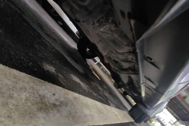 Used Jeep Compass 2013 2.0L two-wheel drive sport version Chassis Rear Right