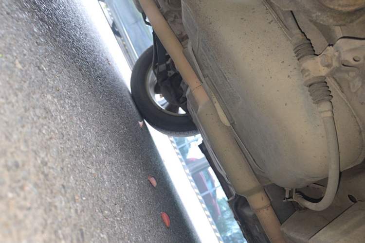 Used Jeep Compass 2013 2.4L four-wheel-drive sport version Chassis Rear Right